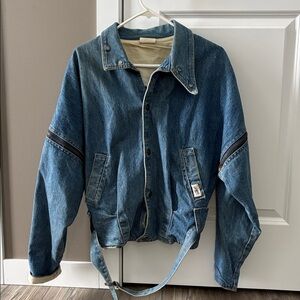 Guess Cream Jacket with Navy Logo 80s vintage jacket